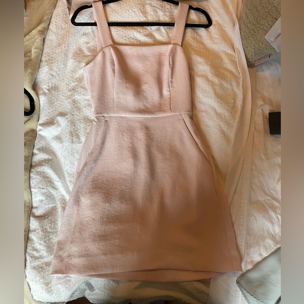 Aritzia Aperature tie back dress